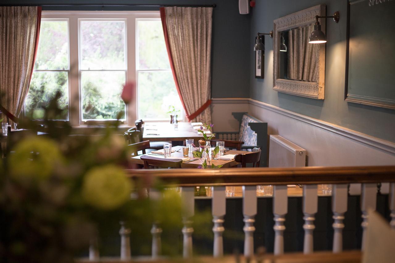 The Dundas Arms Kintbury Exterior foto