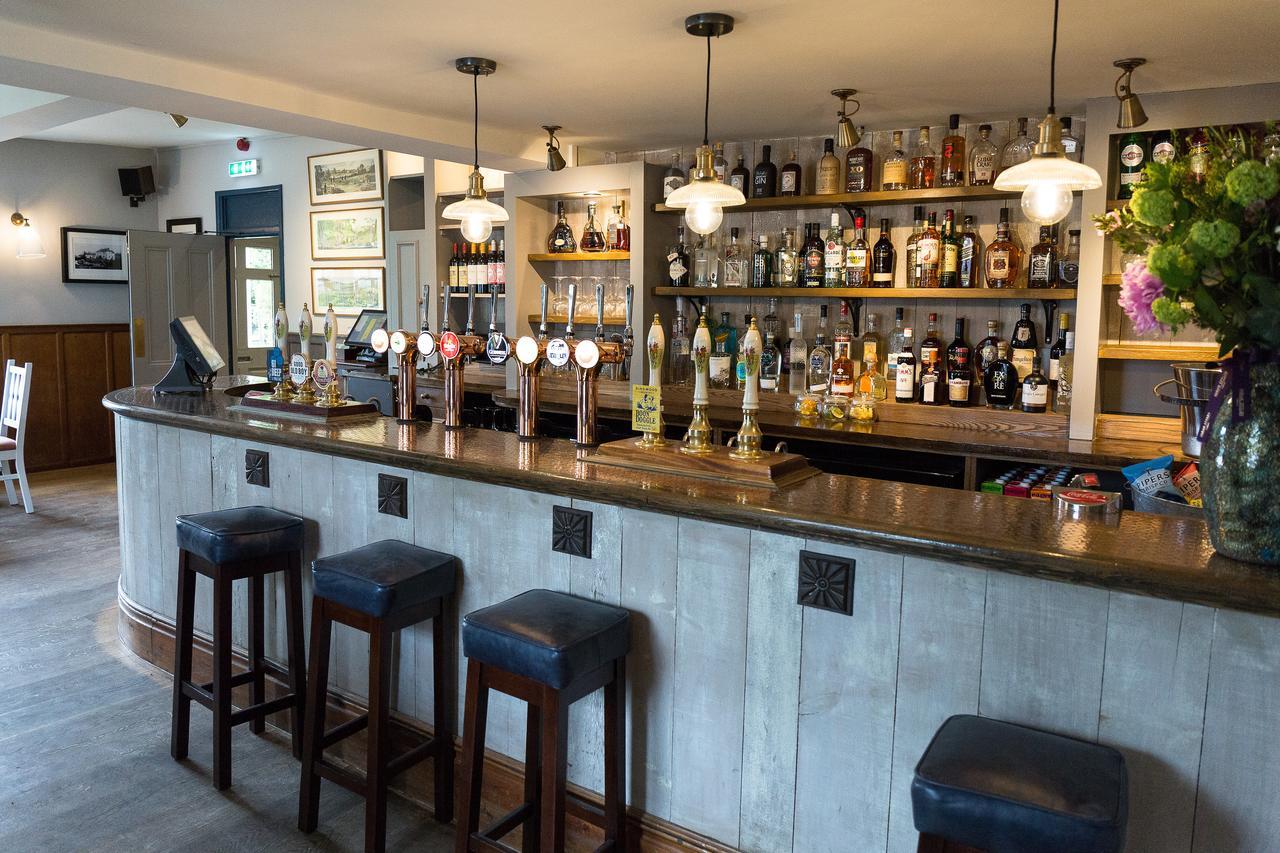 The Dundas Arms Kintbury Exterior foto